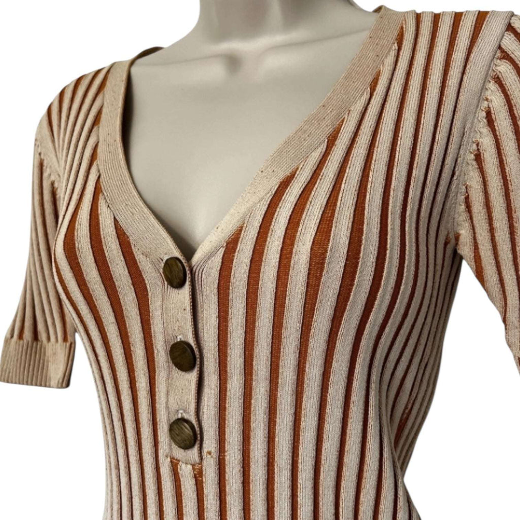 Nicholas Ribbed Knit Button Front V-Neck Top – Short Sleeve, Wooden Buttons, XS – pre-loved