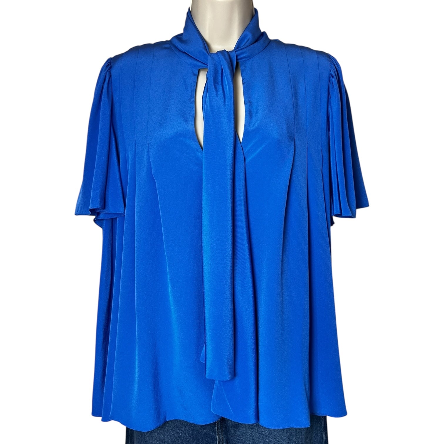 Diane von Furstenberg Silk Blouse – Pussybow V Neckline, Short Sleeve, US4 – pre-loved